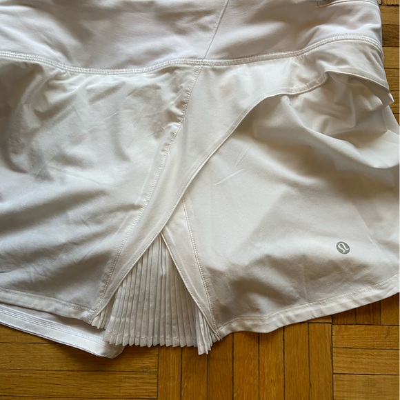 Lululemon Play Off The Pleats Skirt 8 - Picture 9 of 11